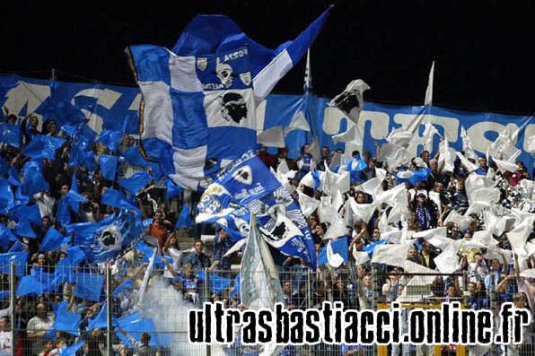 Беларус, поддержавший Украину, перешел в Д2 Франции. Его новый клуб за 117 лет истории брал трофеи, падал в любители, использовался для борьбы за независимость