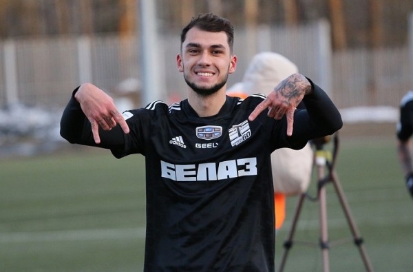 Полтора года он играл в Беларуси (протесты не касались), а теперь вышел за Дортмунд при 35000 зрителей – чудо во время войны для украинского футболиста