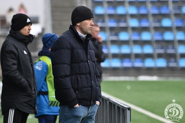 Сырой, убогие шаблоны, плохой танцор. Как футбольный агент громит главного тренера минского «Динамо» Сырой, убогие шаблоны, плохой танцор. Как футбольный агент громит главного тренера минского «Динамо»