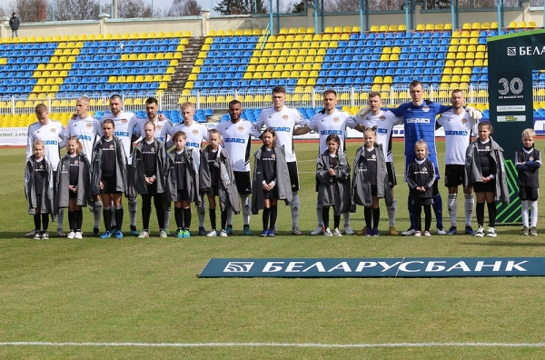 Футбол. Беларусбанк — чемпионат Беларуси. 6-й тур. "Торпедо" сыграет с "Белшиной", "Славия" — со "Слуцком". Онлайн — в 13.00
Футбол. Беларусбанк — чемпионат Беларуси. 6-й тур. "Торпедо" сыграет с "Белшиной", "Славия" — со "Слуцком". Онлайн — в 13.00