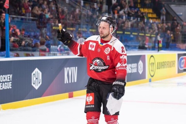 Почти все – за границей, один тренер вернулся и готов защищать Украину. Как дела у представителей белспорта, на себе испытавших нападение России