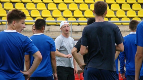 «Энергетик-БГУ» готовит не только молодых игроков, но и бывших – в качестве тренеров: получается помощь клубу, опыт за границей и место главного в «вышке» «Энергетик-БГУ» готовит не только молодых игроков, но и бывших – в качестве тренеров: получается помощь клубу, опыт за границей и место главного в «вышке»