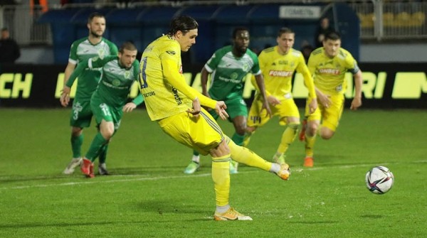 Футболисты БАТЭ победили в пятом подряд матче чемпионата Беларуси Футболисты БАТЭ победили в пятом подряд матче чемпионата Беларуси