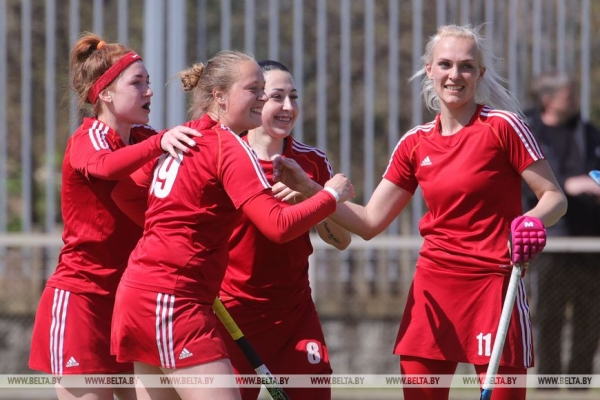 ФОТОФАКТ: Хоккеистки "Ритма" одержали победу над "Викторией" со счетом 3:1 ФОТОФАКТ: Хоккеистки "Ритма" одержали победу над "Викторией" со счетом 3:1