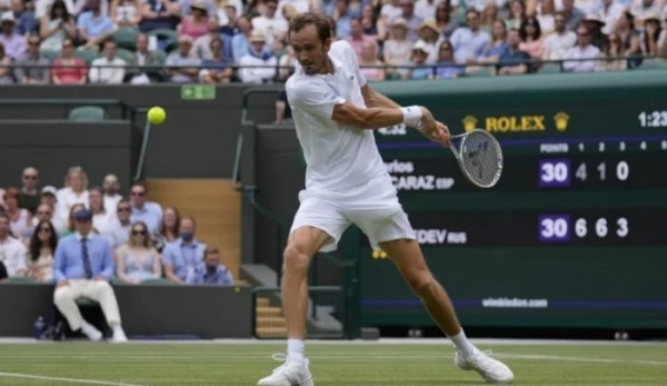 Теннис.  Источник: россиян не пустят на "Уимблдон", по белорусам ясности нет
 