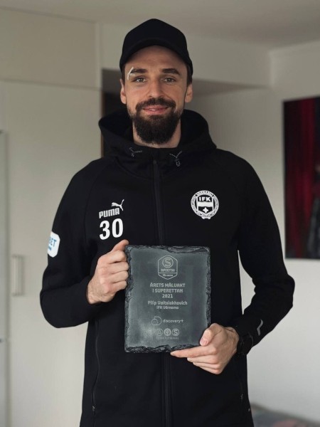 «Пропустил четыре, пообщался с Хомутовским – в следующем туре отстоял на ноль». Беларус заиграл в высшей лиге Швеции после 30 и за 5 матчей заработал прибавку