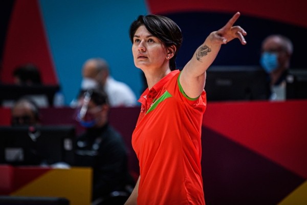 Баскетбол. "Нет стопроцентной уверенности, что это мое". Наталья Трофимова подумывает об уходе из баскетбола
Баскетбол. "Нет стопроцентной уверенности, что это мое". Наталья Трофимова подумывает об уходе из баскетбола