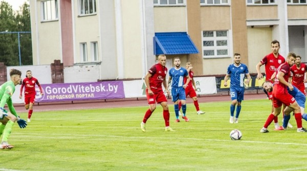 Футболисты "Арсенала" и "Витебска" сыграли вничью в чемпионате Беларуси