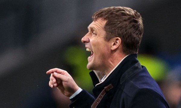 Футбол. Источник: Виктор Гончаренко является кандидатом на пост главного тренера "Урала"
Футбол. Источник: Виктор Гончаренко является кандидатом на пост главного тренера "Урала"