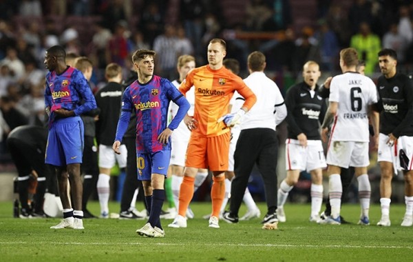 Истошный крик, стыд, бессилие – провал «Барсы» в эмоциях на поле