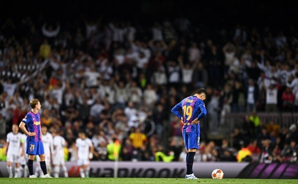 Истошный крик, стыд, бессилие – провал «Барсы» в эмоциях на поле