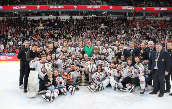 От попытки рассмешить Зеленского до фото с Лукашенко: история директора жлобинского «Металлурга» Андрея Павловича