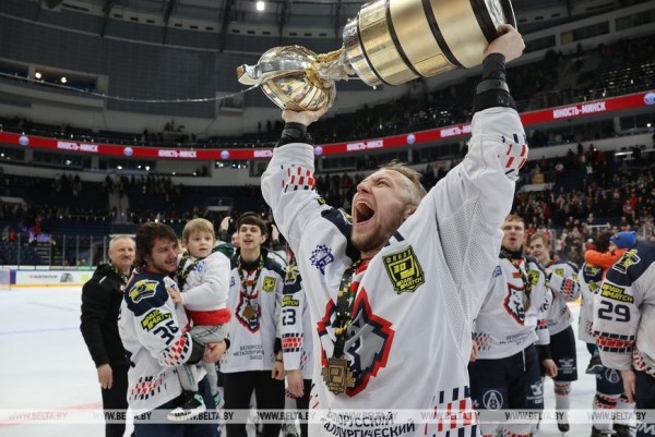 Капитан "Металлурга" о победе в чемпионате: единство команды, БМЗ, болельщиков сыграло огромную роль