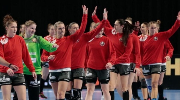 Гандболистки сборной Беларуси отправились на турнир в Москву