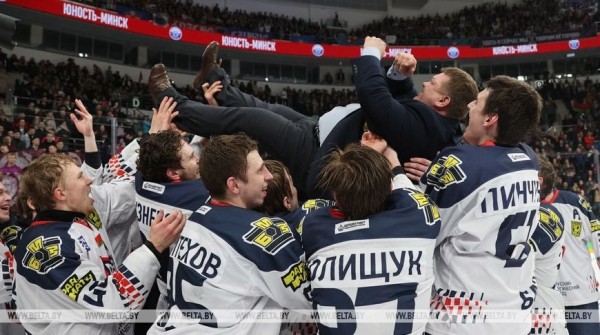 Капитан "Металлурга" о победе в чемпионате: единство команды, БМЗ, болельщиков сыграло огромную роль