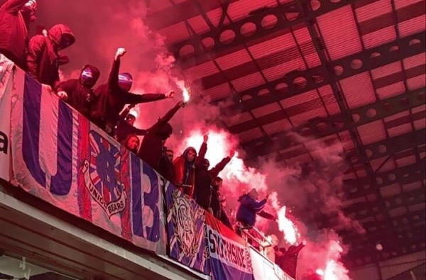 Легенда «Селтика» остановила вражду с «Рейнджерс». Его гроб несли игроки главного соперника