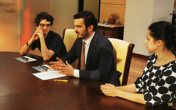 Говорят, Ковальчук в опале за связи с Украиной: гордился своим рекордом в Одессе, родной город жены у линии фронта Донбасса