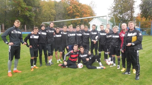 Той самы неверагодны беларус. Тры гады, як памёр пiянiст, што ўратаваў «Крумкачоў» – каманда прымала як свайго, дзеля матчаў цярпеў «ахову» сiлавiкоў