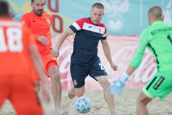 Эти беларусы не просто выступают в России, но еще и за клуб армии, которая устроила резню в Буче и ведет сейчас войну в Украине Эти беларусы не просто выступают в России, но еще и за клуб армии, которая устроила резню в Буче и ведет сейчас войну в Украине