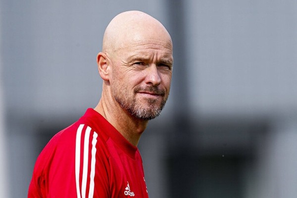 Эрик тен Хаг – новый тренер «МЮ». Обошел в гонке Почеттино и до конца сезона остался в «Аяксе», чтобы выиграть третье чемпионство