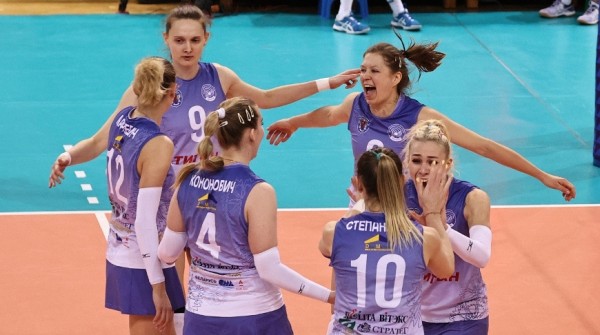 Волейболистки "Минчанки" победили могилевский "Коммунальник-МГУ" в матче 1/2 финала чемпионата Беларуси