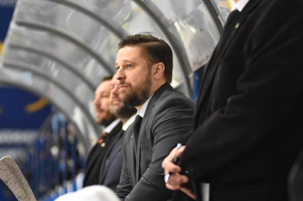 Хоккей.  Ярослав Чуприс: даже не сомневаюсь, что пацаны выйдут на шестой матч, лягут костьми, и мы вернемся в Жлобин
 