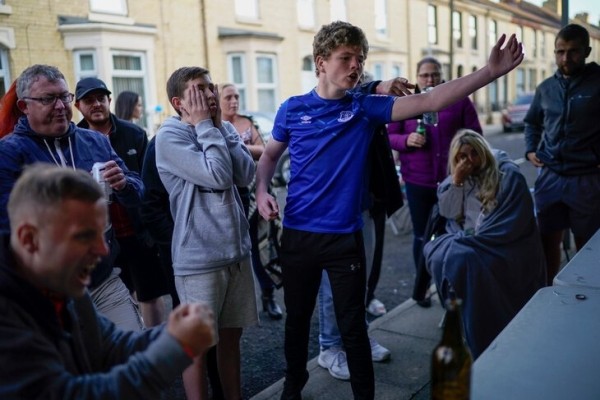 Топ-лиги уже думают о новых форматах (плей-офф, группы, сокращение). Главная причина – турнирная скука Топ-лиги уже думают о новых форматах (плей-офф, группы, сокращение). Главная причина – турнирная скука