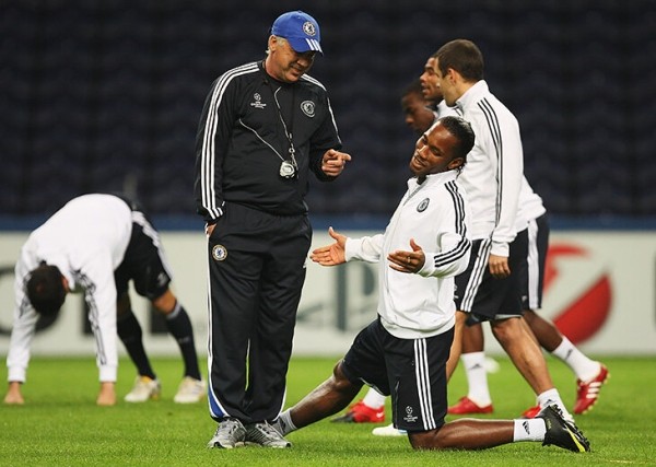 C Анчелотти «Челси» выиграл АПЛ и забил 103 гола за сезон. Через год Карло уволили прямо в коридоре стадиона