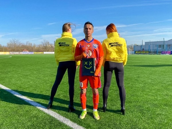 Футбол.  Parimatch наградил Бобура Абдухаликова призом за победу в номинации "Fair Play" по итогам 1-го тура
 