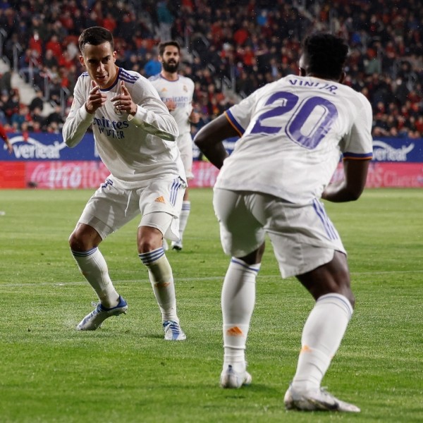 Футбол.  Чемпионат Испании. "Реал" победил "Осасуну". "Сливочные" оставили "Атлетико" без титула, у "Барсы" призрачные шансы
 