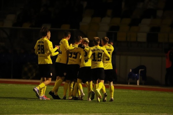 Футбол. "Шахтер" разгромил "Днепр", отправив в ворота могилевчан четыре безответных мяча
Футбол. "Шахтер" разгромил "Днепр", отправив в ворота могилевчан четыре безответных мяча