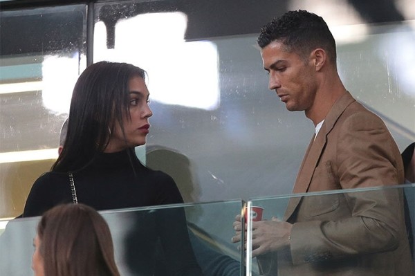 Роналду пропустит матч с &laquo;Ливерпулем&raquo; из-за смерти новорожденного сына. &laquo;Энфилд&raquo; готовит акцию поддержки