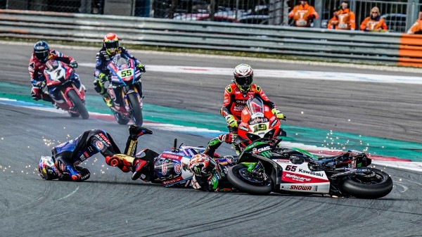 Дэжавю наадварот. Другі этап сусветнага Супербайка ў Асэне стаў амаль што люстраным адбіткам першага Дэжавю наадварот. Другі этап сусветнага Супербайка ў Асэне стаў амаль што люстраным адбіткам першага