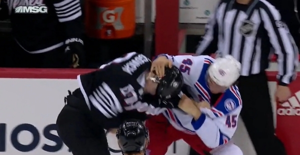 Хоккей. Линди Рафф о драке Шаранговича: Егор слишком остро отреагировал. Но я не критикую игрока, который заступился за партнера
Хоккей. Линди Рафф о драке Шаранговича: Егор слишком остро отреагировал. Но я не критикую игрока, который заступился за партнера