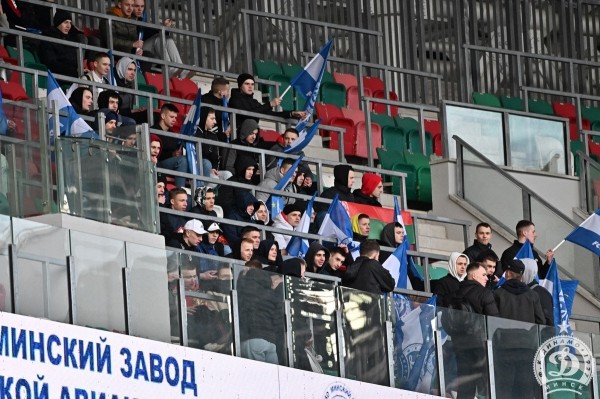 Как можно болеть за «Динамо», когда им рулит Ковальчук, а клуб делает такие видео? Этот болельщик живет в Минске, боится задержания, но ходит на футбол Как можно болеть за «Динамо», когда им рулит Ковальчук, а клуб делает такие видео? Этот болельщик живет в Минске, боится задержания, но ходит на футбол