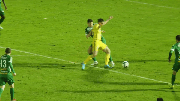 Футбол.  БАТЭ — "Гомель". Верно ли судья назначил пенальти в ворота "рысей"?
  