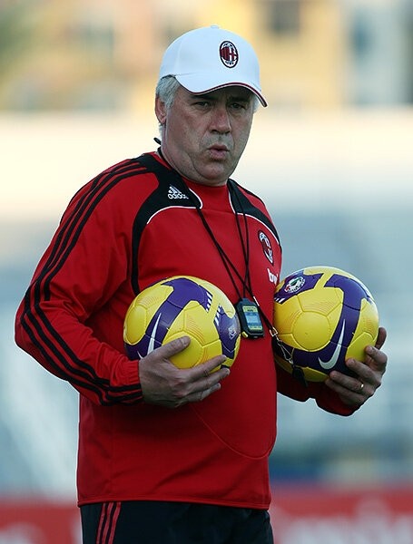 C Анчелотти «Челси» выиграл АПЛ и забил 103 гола за сезон. Через год Карло уволили прямо в коридоре стадиона