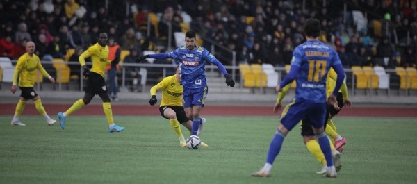 Футбол.  Чемпионат Беларуси. БАТЭ отрывается от "Шахтера" на семь очков, "студенты" вторые — полная картина 4-го тура
  