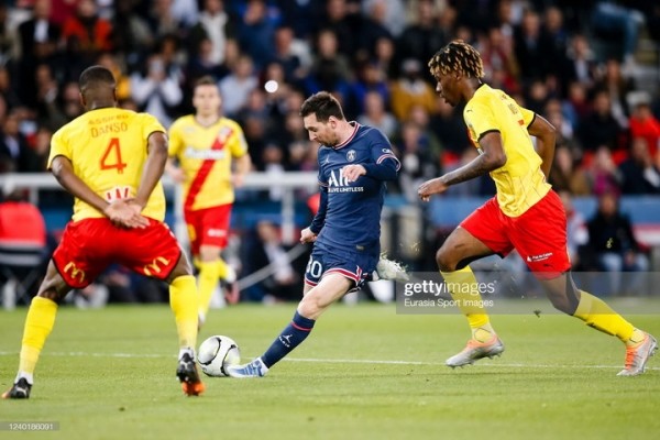 Футбол. Чемпионат Франции. Гол Лионеля Месси принес "ПСЖ" ничью с "Лансом", которой парижанам хватило для 10-го титула
Футбол. Чемпионат Франции. Гол Лионеля Месси принес "ПСЖ" ничью с "Лансом", которой парижанам хватило для 10-го титула