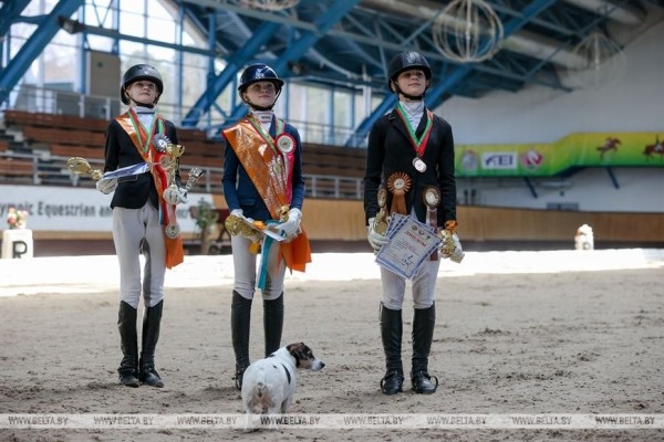 ФОТОФАКТ: Республиканские соревнования по выездке проходят в Ратомке