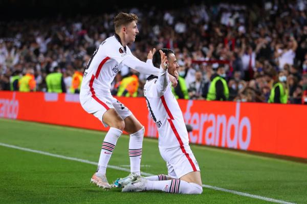 Футбол.  "Барселона" сенсационно не вышла в полуфинал Лиги Европы, уступив "Айнтрахту" на "Камп Ноу"
 