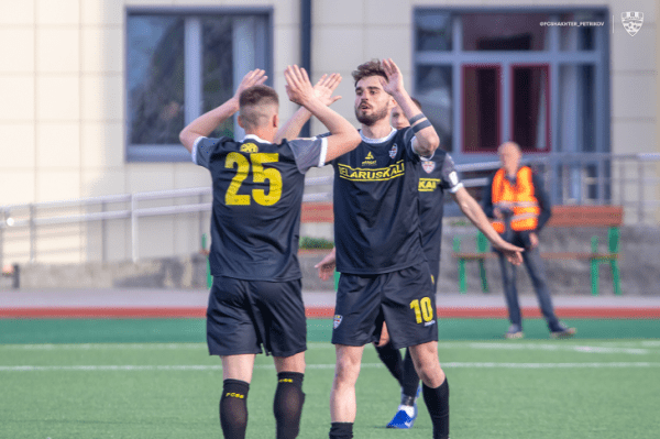 Сын Ермаковича попал в «Краснодар» задолго до отца и Гончаренко – на днях впервые забил в высшей лиге. А вот как поживают другие молодые из династий Сын Ермаковича попал в «Краснодар» задолго до отца и Гончаренко – на днях впервые забил в высшей лиге. А вот как поживают другие молодые из династий