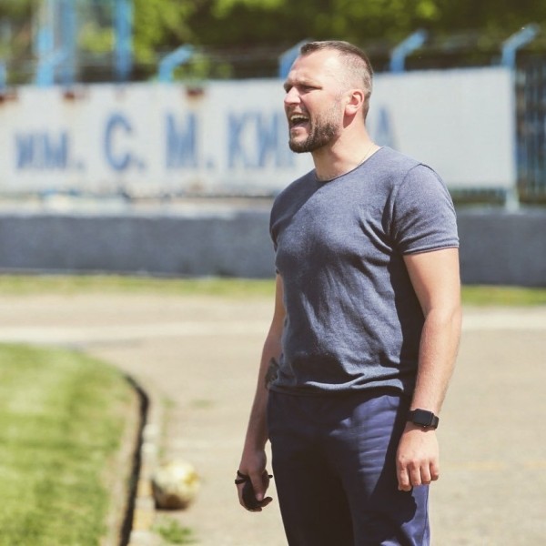 «Украинцы готовы умирать за страну – в Беларуси такого нет». Много играл в ЧБ, дрался с партнерами из-за Донбасса, сейчас ненавидит военных и биомассу