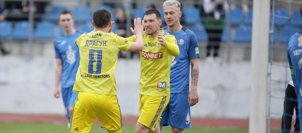 Футбол.  Беларусбанк — чемпионат Беларуси. БАТЭ — единоличный лидер, "Торпедо" без очков — в полной картине 3-го тура
  