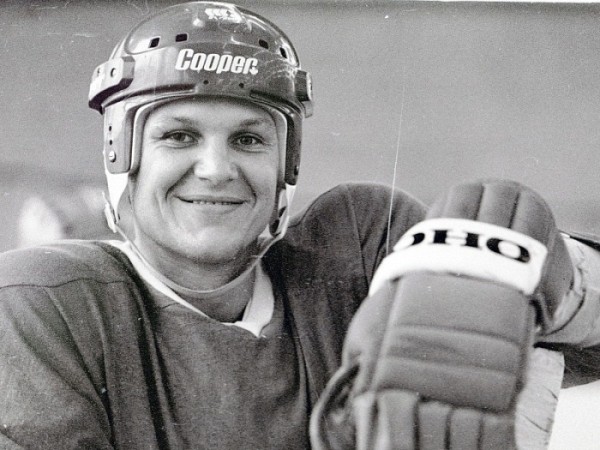 Хоккей. Скончался олимпийский чемпион Сергей Яшин, ему было 60 лет
Хоккей. Скончался олимпийский чемпион Сергей Яшин, ему было 60 лет