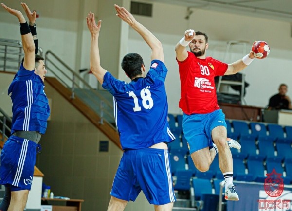 Эти беларусы не просто выступают в России, но еще и за клуб армии, которая устроила резню в Буче и ведет сейчас войну в Украине Эти беларусы не просто выступают в России, но еще и за клуб армии, которая устроила резню в Буче и ведет сейчас войну в Украине