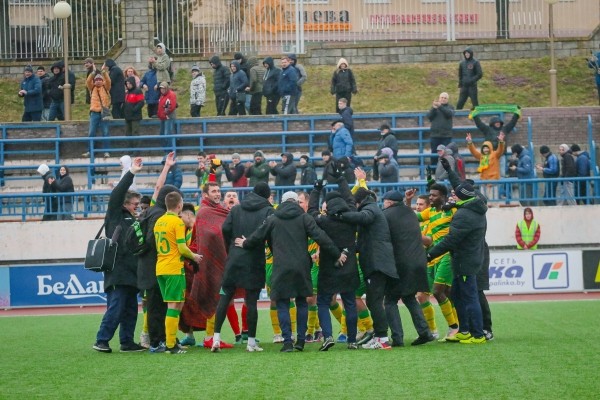 Футбол. Гол Кадимяна принес "Неману" победу в игре с брестским "Динамо"
Футбол. Гол Кадимяна принес "Неману" победу в игре с брестским "Динамо"