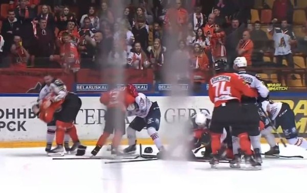 Хоккей.  Parimatch-Экстралига. Стала известна причина массовых драк в матче между "Шахтером" и "Металлурга"
 