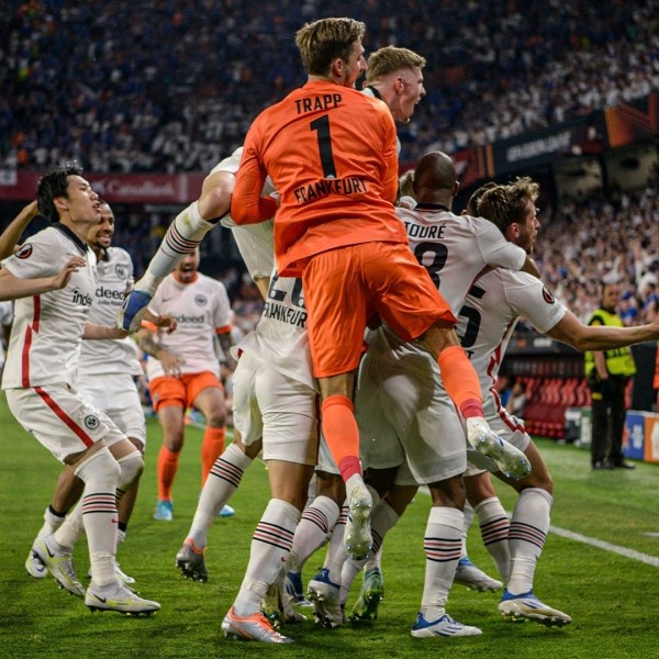 Айнтрахт і Рэйнджарс у драматычным фінале Лігі Эўропы