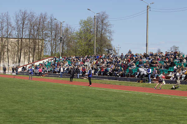 ГосТВ впервые показало матч Д2 – а он все равно сделал рекорд по зрителям с 2014-го: кто-то из них забрал 300 рублей, за хозяев играли экс-сборник и совладельцы клуба
